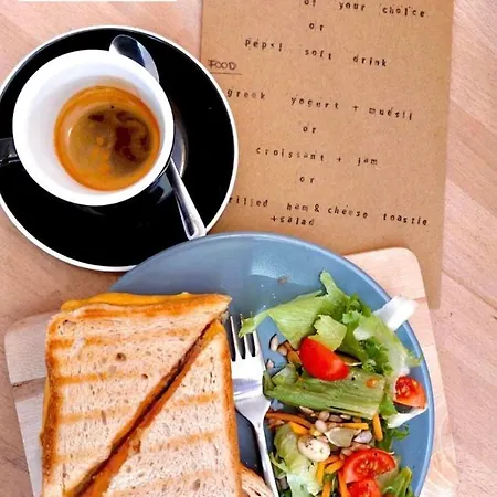 Honey Проживание в семье Будапешт