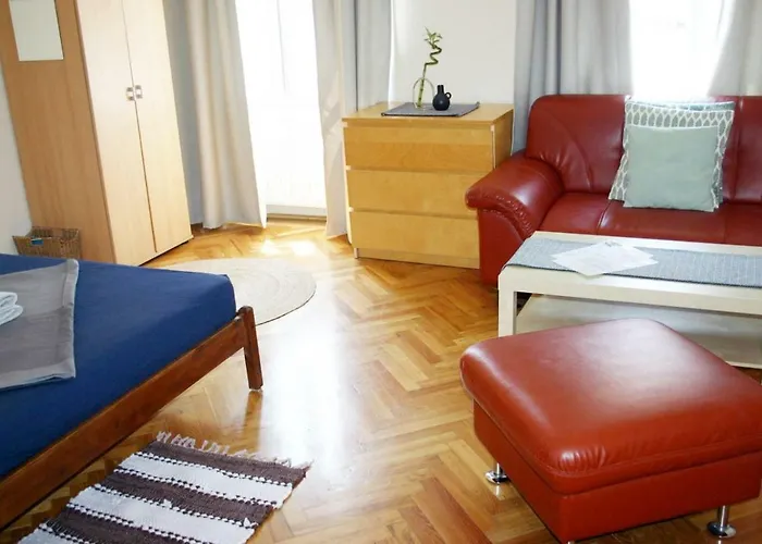 Honey Gazde/Camere de închiriat